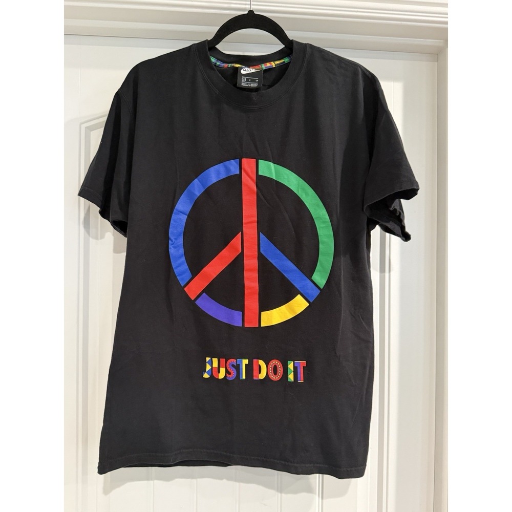 Nike Sportswear Just Do It Shirt Mens Small Black Geometric Peace Sign Tee Patch
